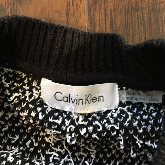 Calvin Klein long sleeve top - Picture 2 of 2